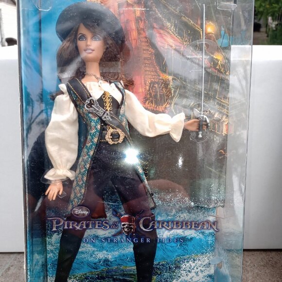 Barbie Collector Captain Jack Sparrow and Angelica - Picture 2 of 2